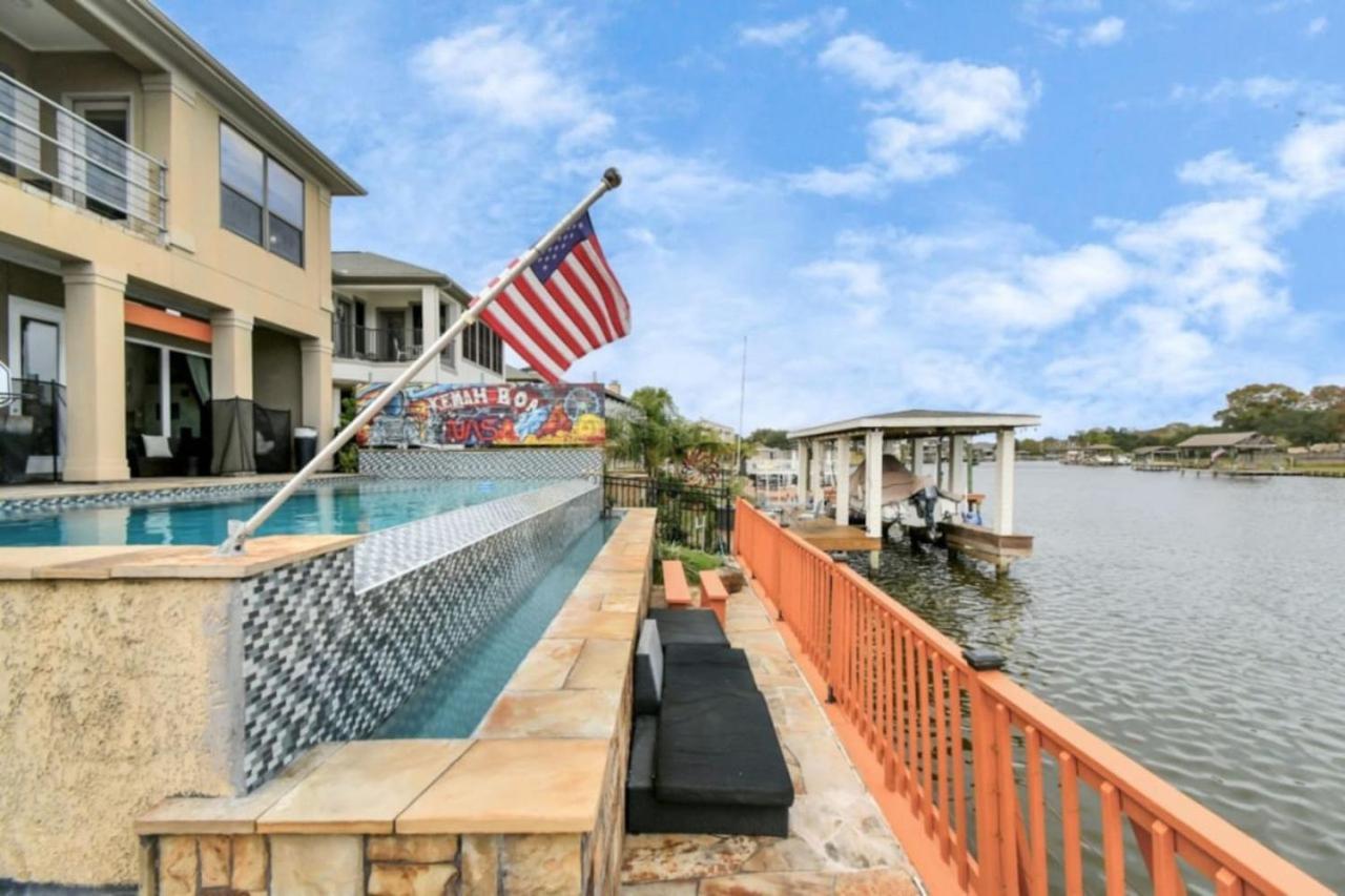 Holiday Waterfront Nasa Kingbd Pool And Jacuzzi Gmrm Villa Seabrook Exterior photo