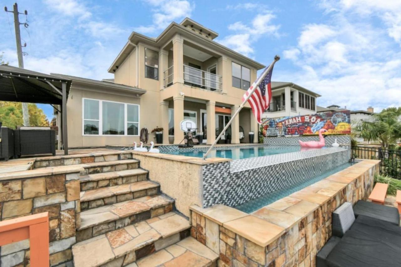 Holiday Waterfront Nasa Kingbd Pool And Jacuzzi Gmrm Villa Seabrook Exterior photo