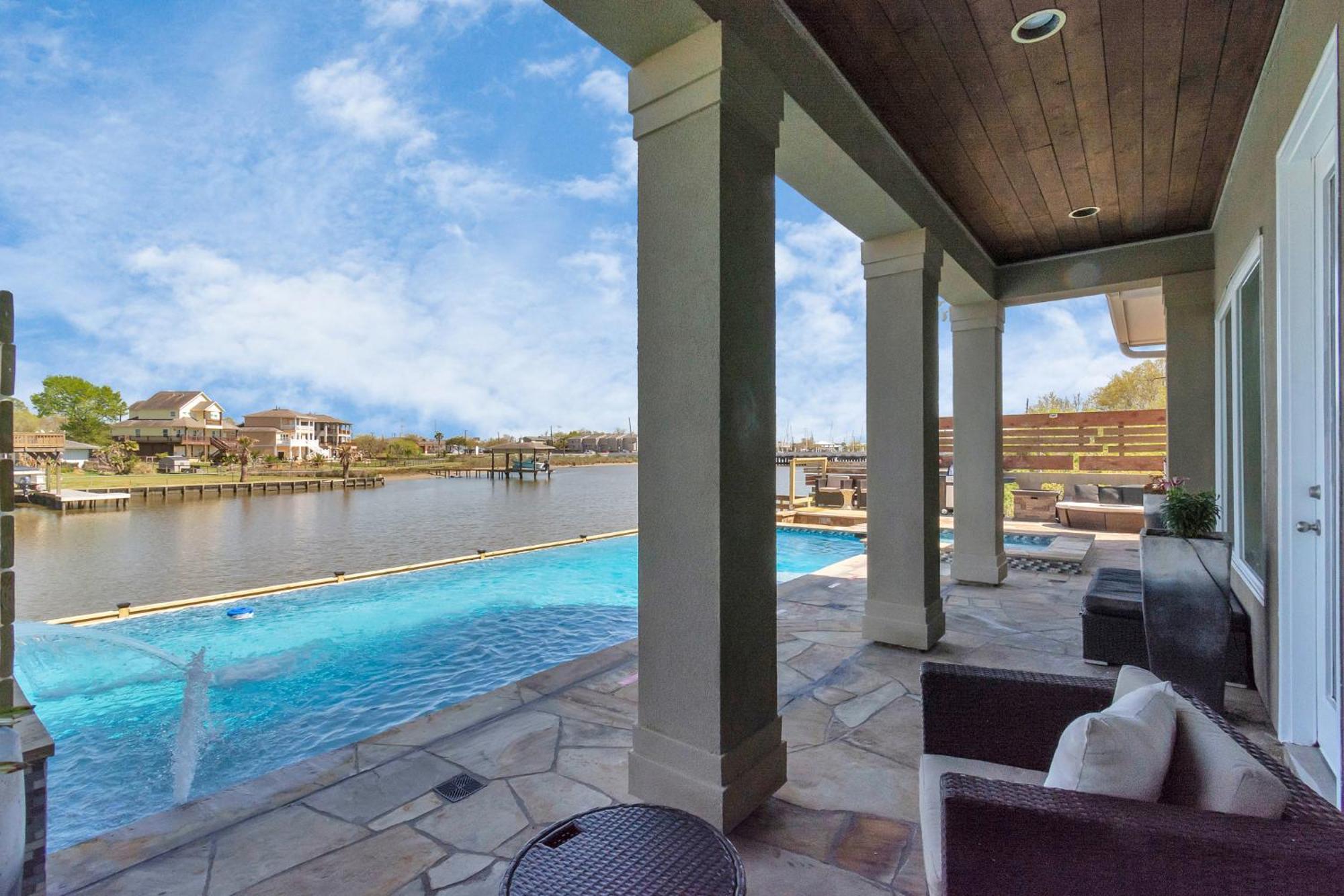 Holiday Waterfront Nasa Kingbd Pool And Jacuzzi Gmrm Villa Seabrook Exterior photo